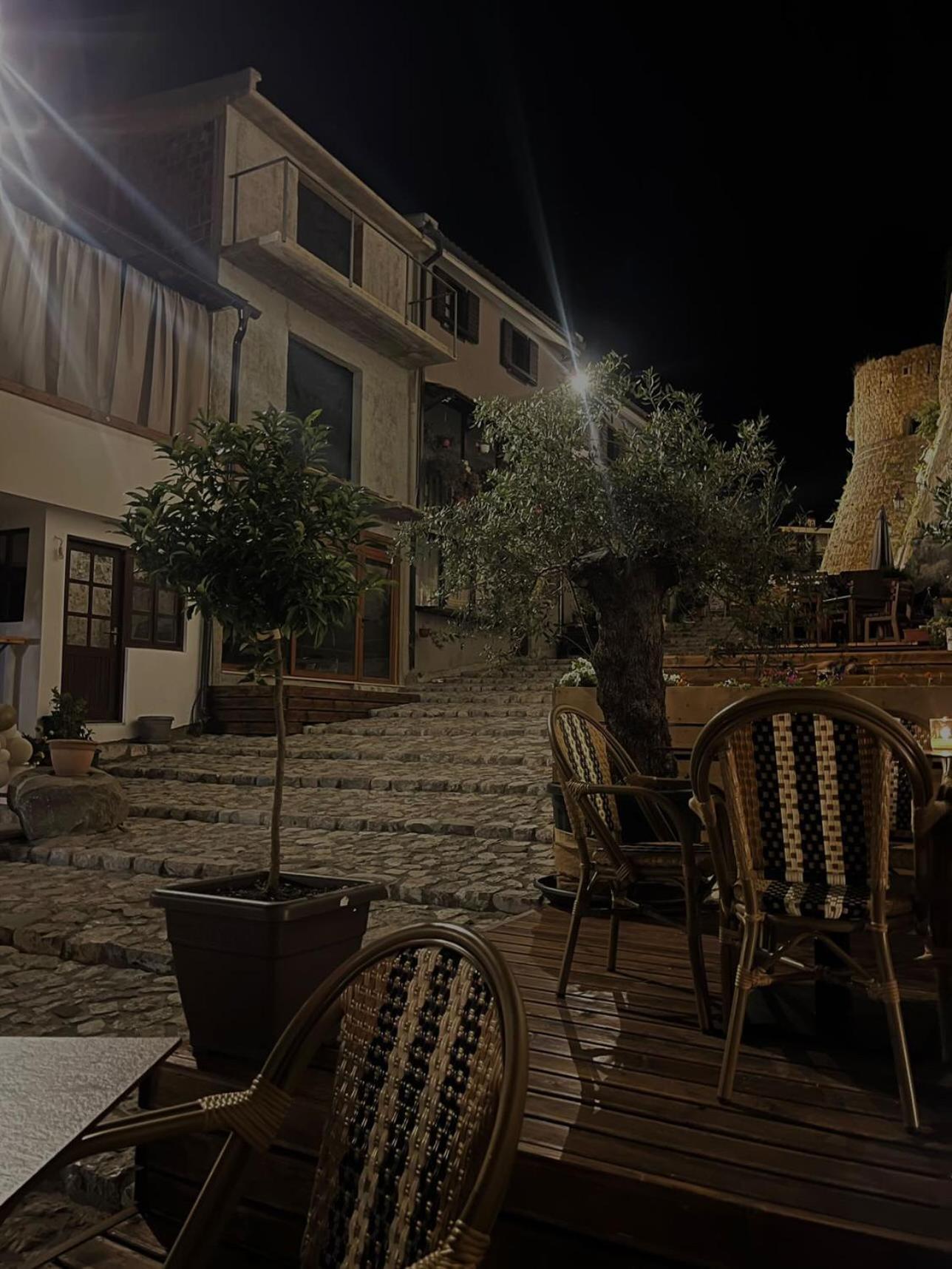 Kula Boutique Hotel Bar Exterior photo